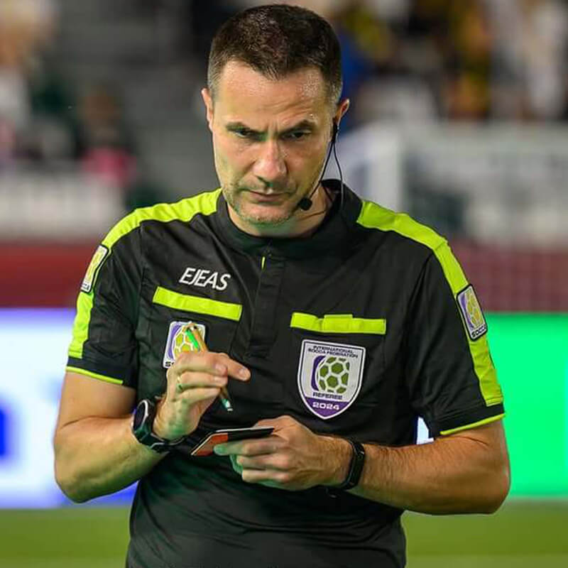 Referee